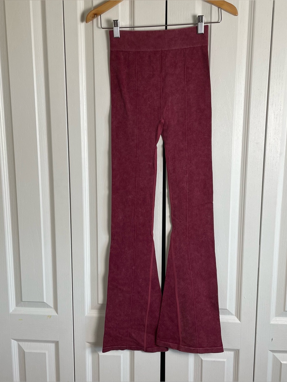 No Boundaries Flare Seamless Leggings Scoop Cropped Tank Top Women's XS Burgundy - Picture 2 of 14